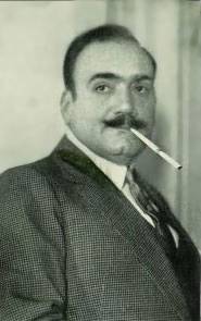 Picture of Enrico Caruso with cigarette