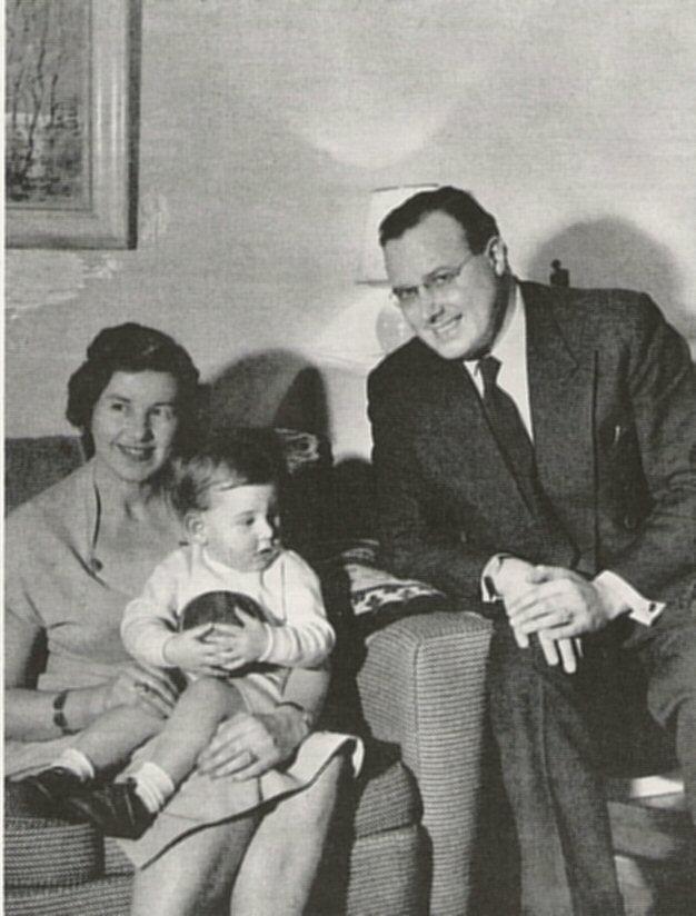 Picture of Richard Lewis with family