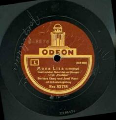 Picture of Josef Mann's label