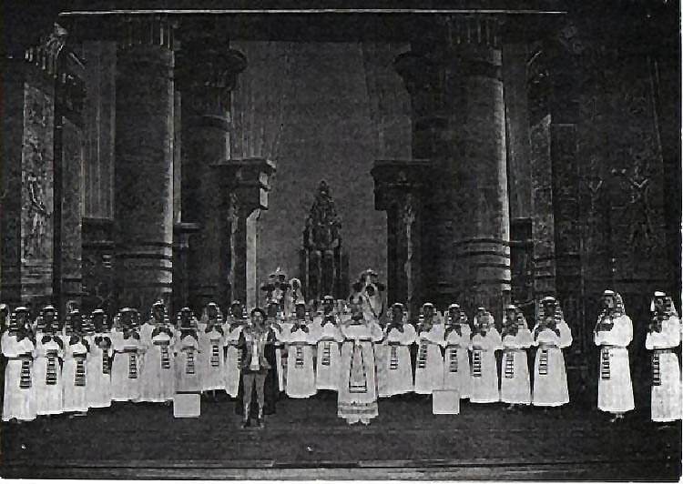Picture of Tony Poncet in Aida, temple scene in  Toulon in February 1966 with Félix Giband